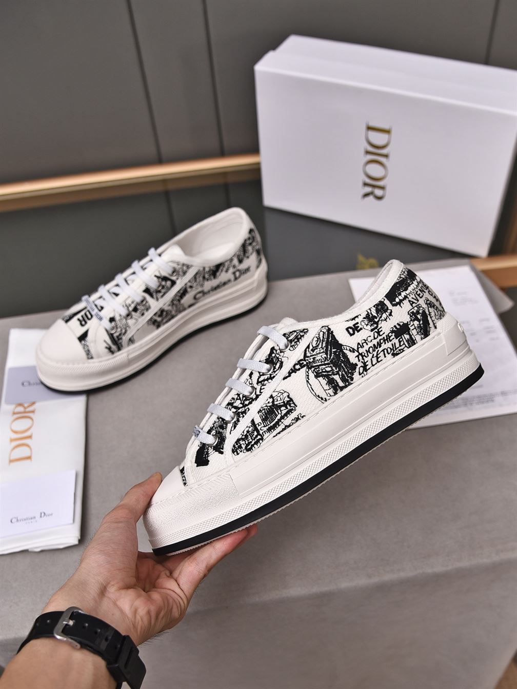 DIOR WALK’N’DIOR PLATFORM LOW-TOP SNEAKER – DO145