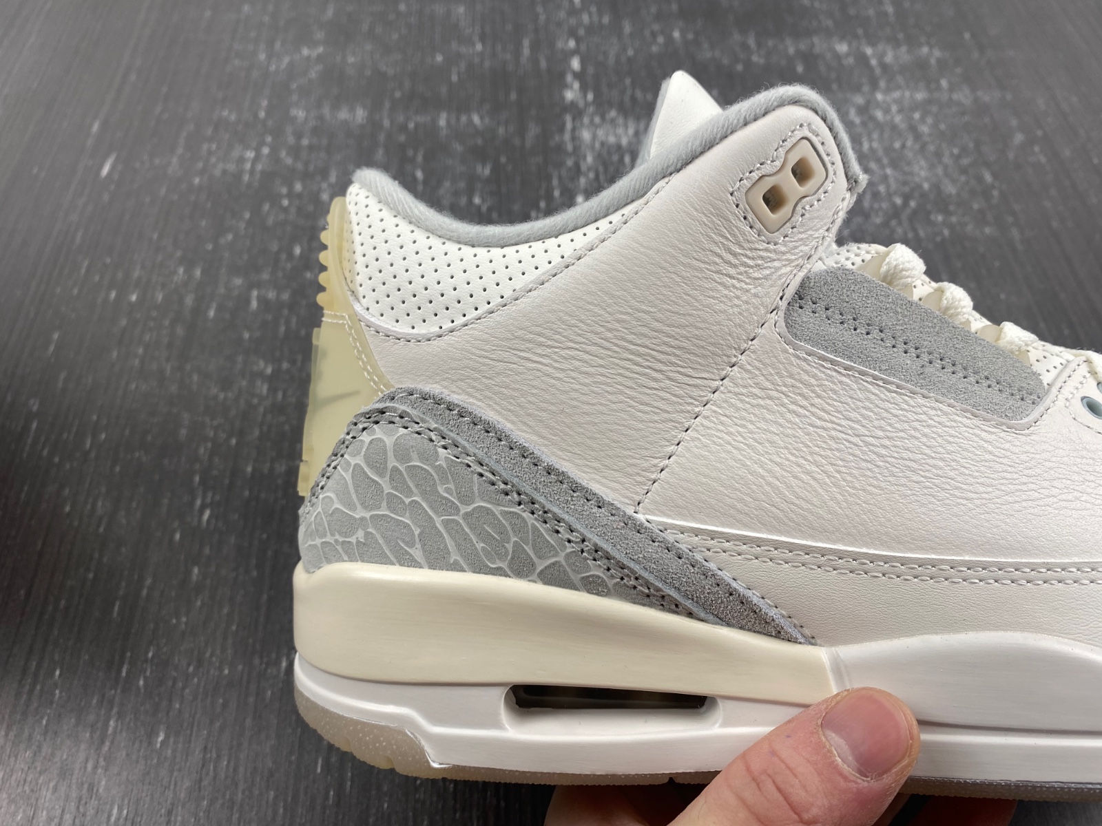 Air Jordan 3 Retro SE Craft Ivory