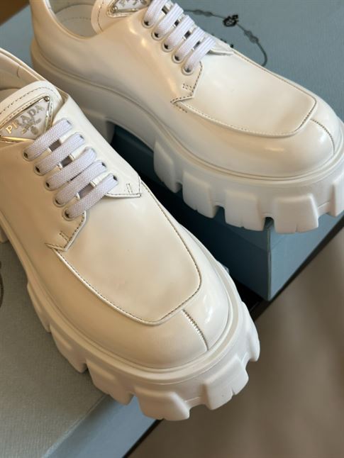 PRADA MONOLITH BRUSHED LEATHER LACE-UP SHOES – PRS061