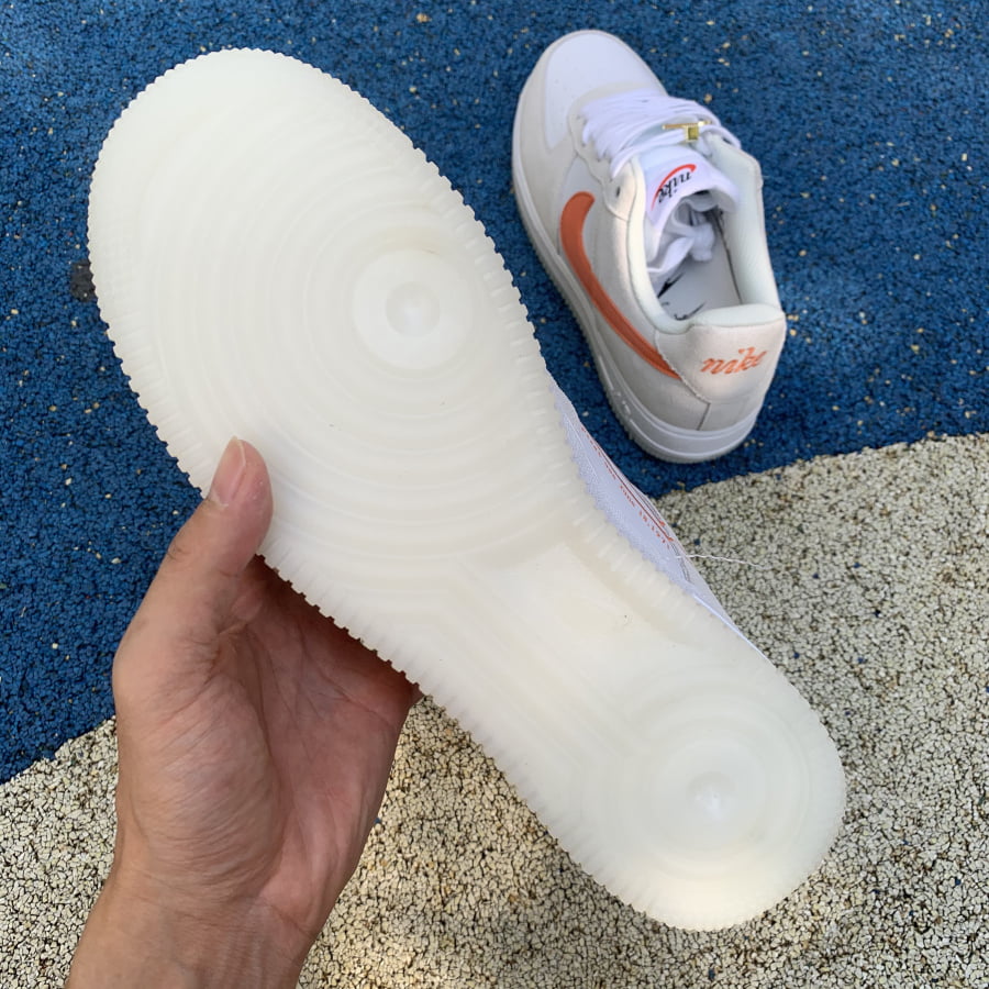 NIKE AIR FORCE 1 ’07 DA8302-101