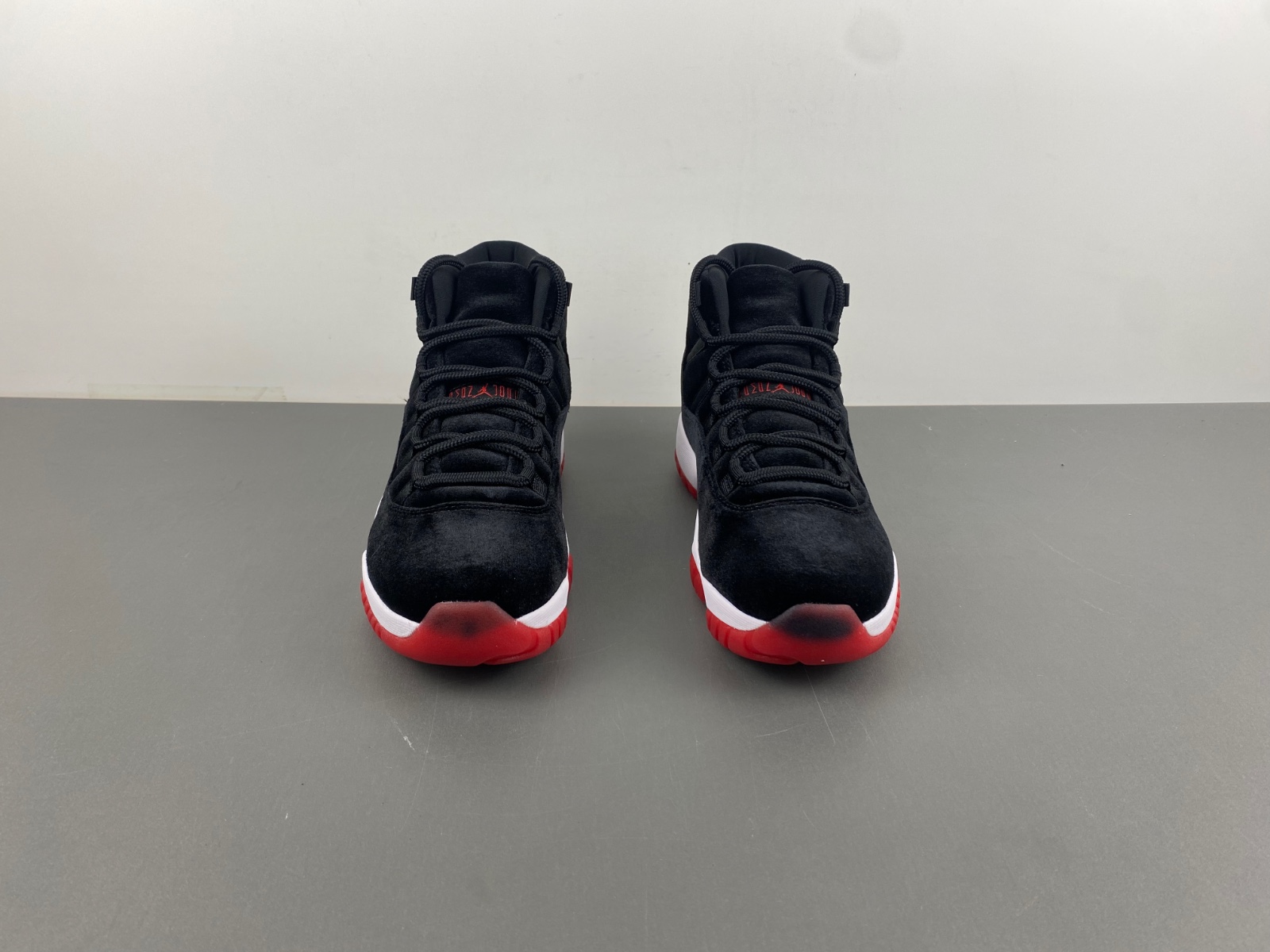 Air Jordan 11 Bred Velvet