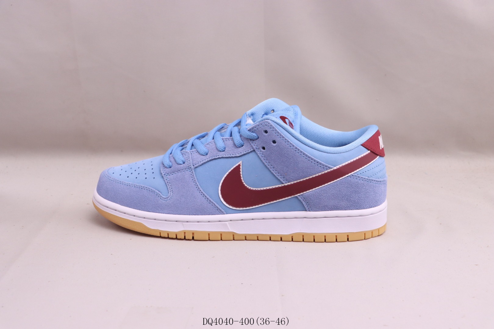 Nike SB Dunk Low Philadelphia Phillies