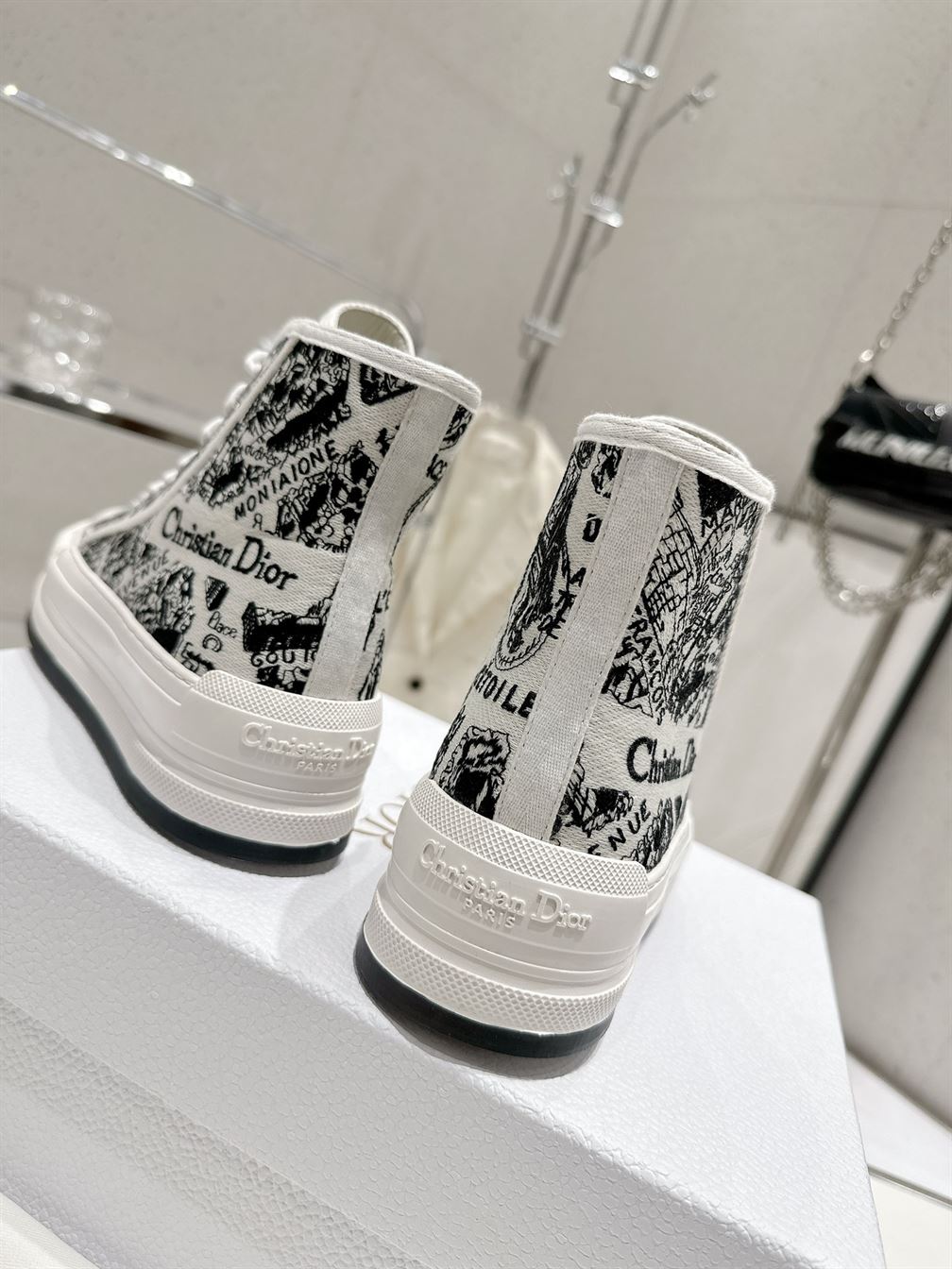 DIOR WALK’N’DIOR HIGH-TOP PLATFORM SNEAKER – DO116