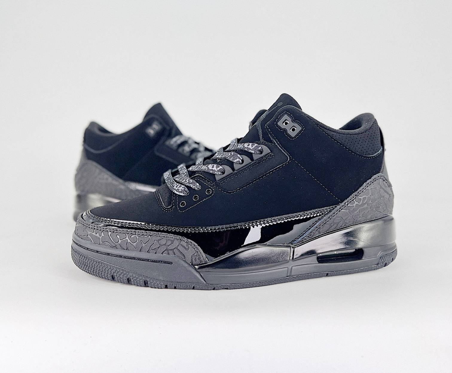 Air Jordan 3 Black Cat