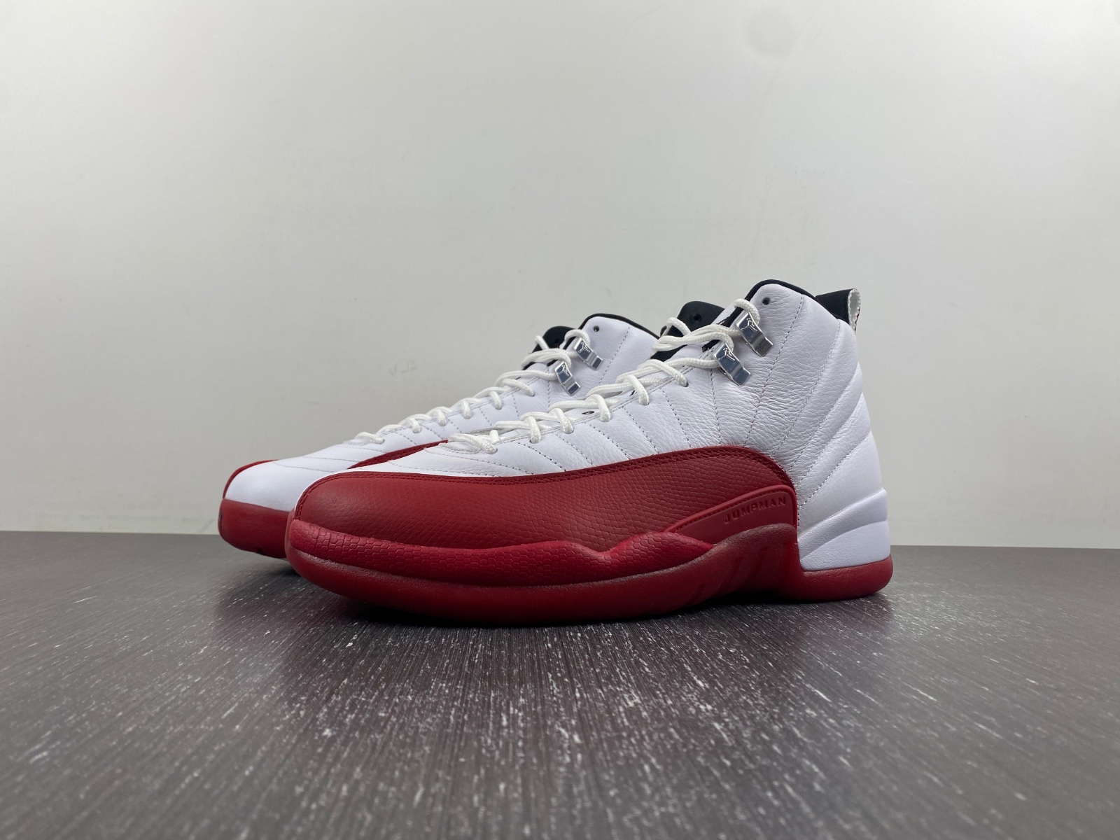 Air Jordan 12 Cherry