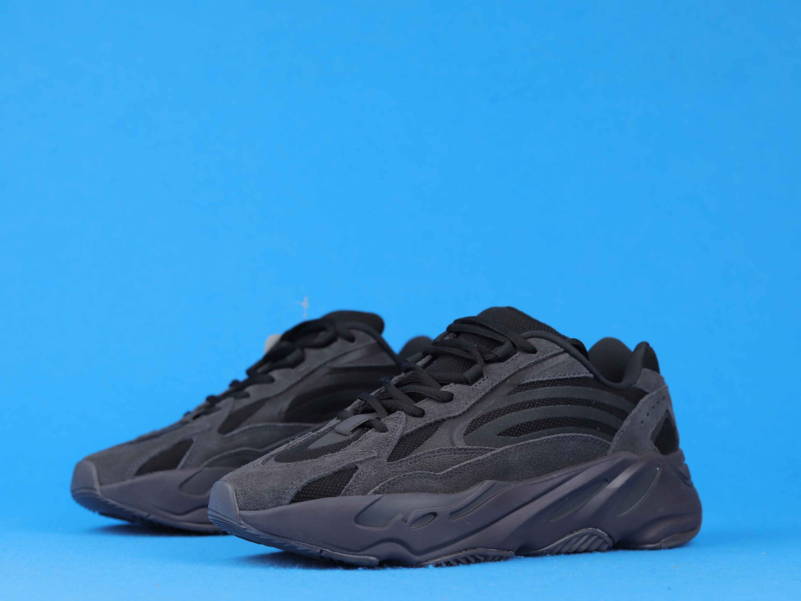 adidas Yeezy Boost 700 V2 Vanta