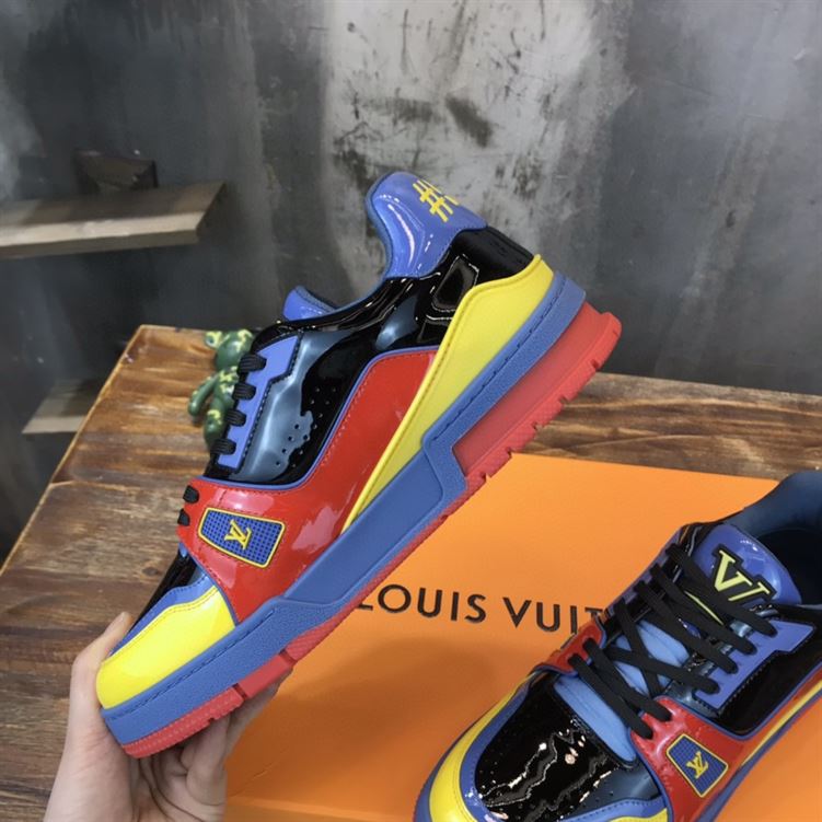 LOUIS VUITTON TRAINER SNEAKERS IN NAVY BLUE PATENT CANVAS – LVS034