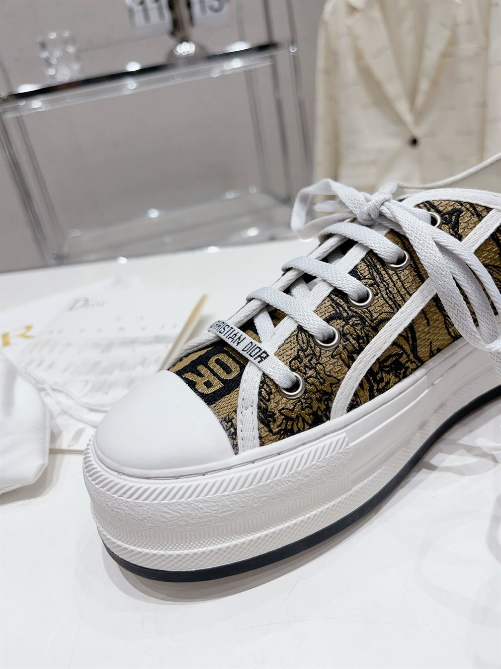DIOR WALK’N’DIOR PLATFORM SNEAKER – DO114
