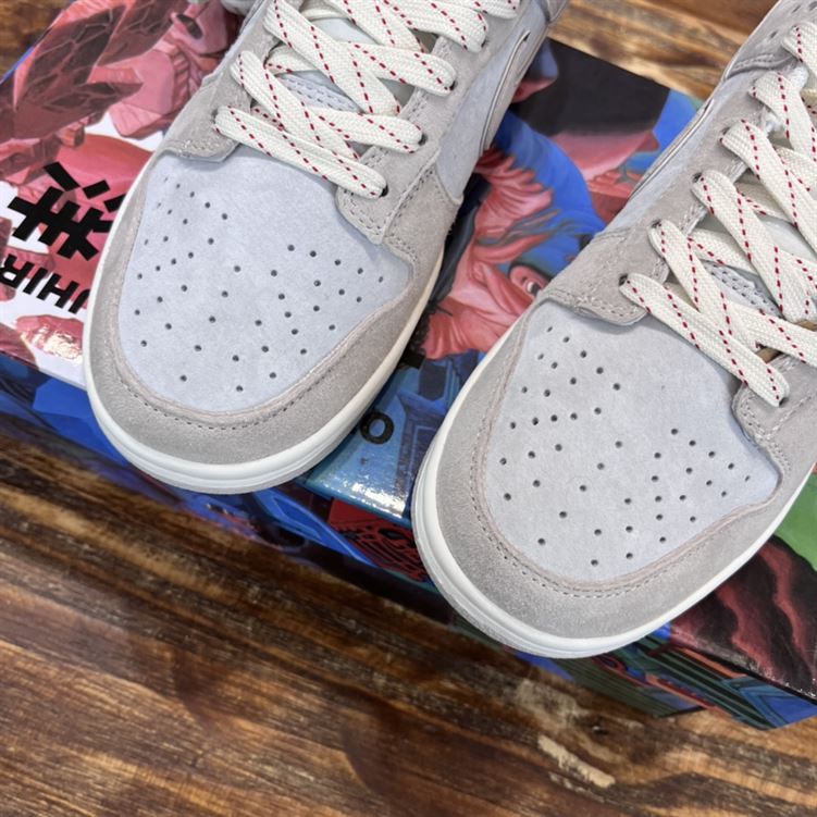 NIKE ZOOM DUNK LOW PRO SB ‘SUMMIT WHITE’ SNEAKER – NSN001