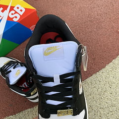 Supreme x Nike SB Dunk Low