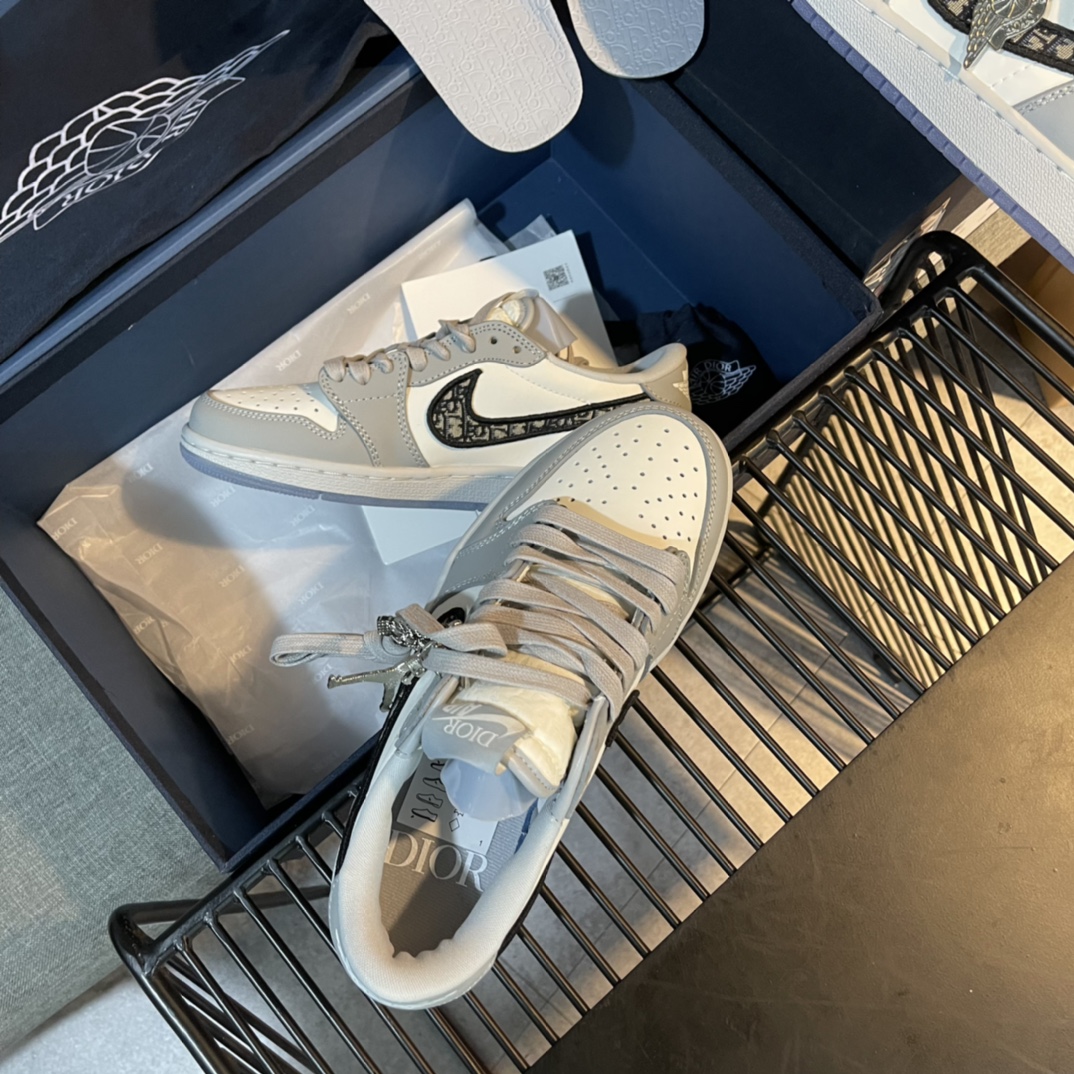 JORDAN 1 RETRO LOW DIOR – DO094