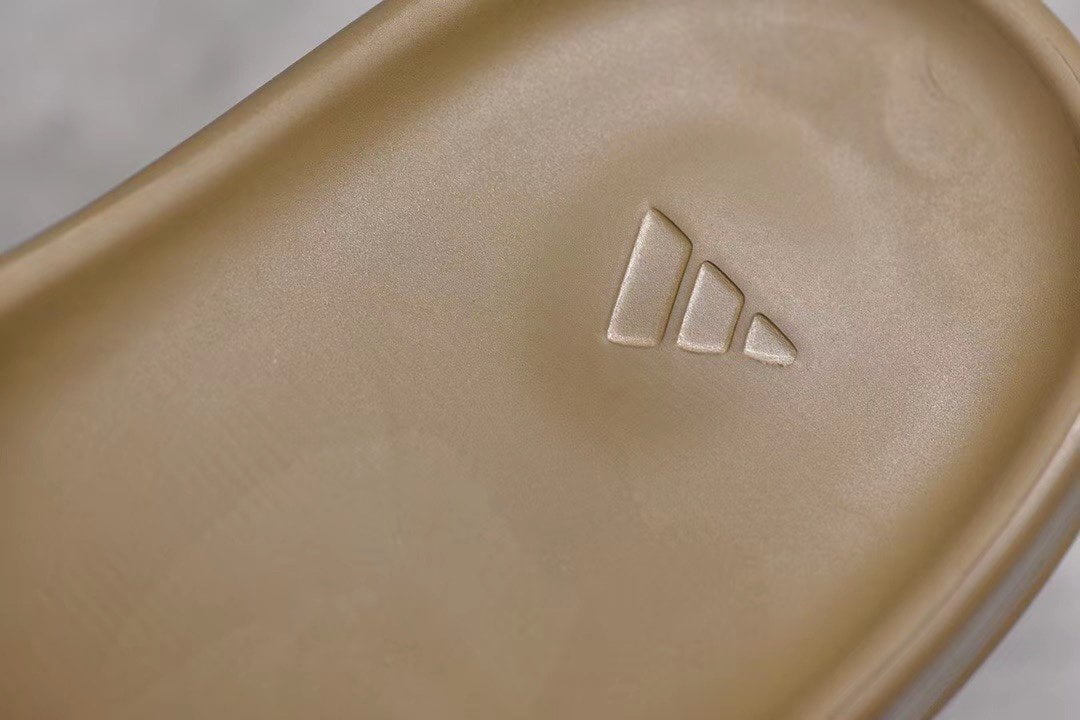 Yeezy Slide Earth Brown