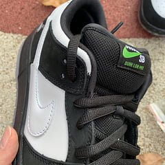 Nike SB Dunk Low Staple Panda