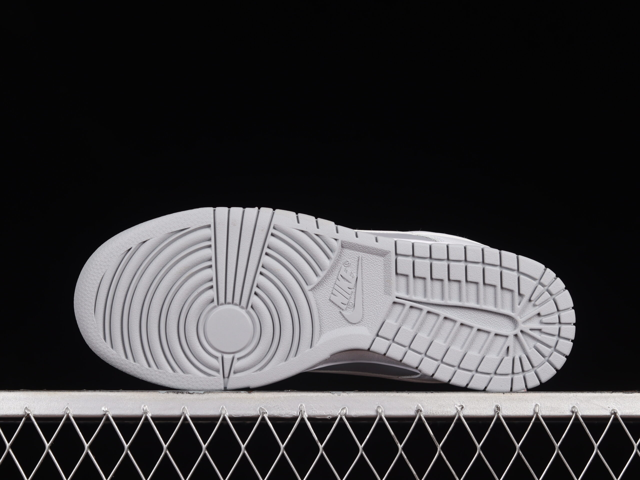 nike dunk low white grey