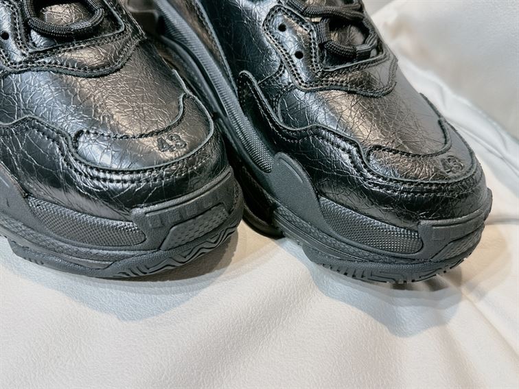 BALENCIAGA TRIPLE S LAMBSKIN SNEAKERS – BLA079