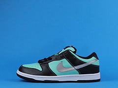 Nike Dunk SB Low Diamond Supply