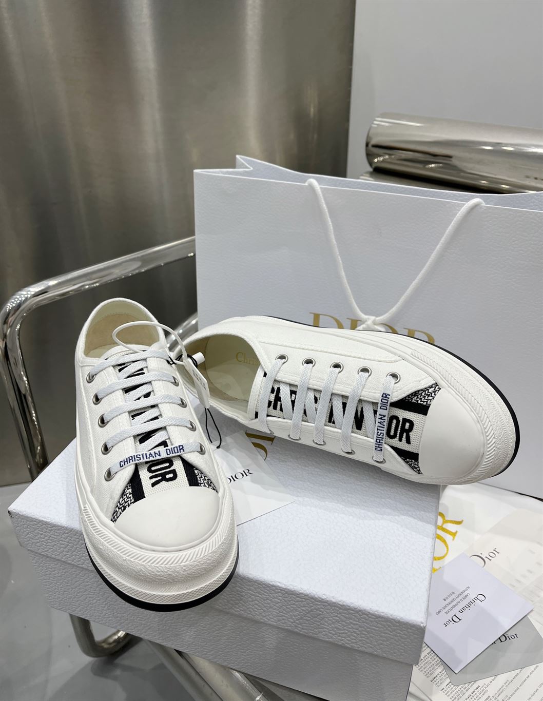 DIOR WALK’N’DIOR SNEAKER WHITE COTTON CANVAS – DO125