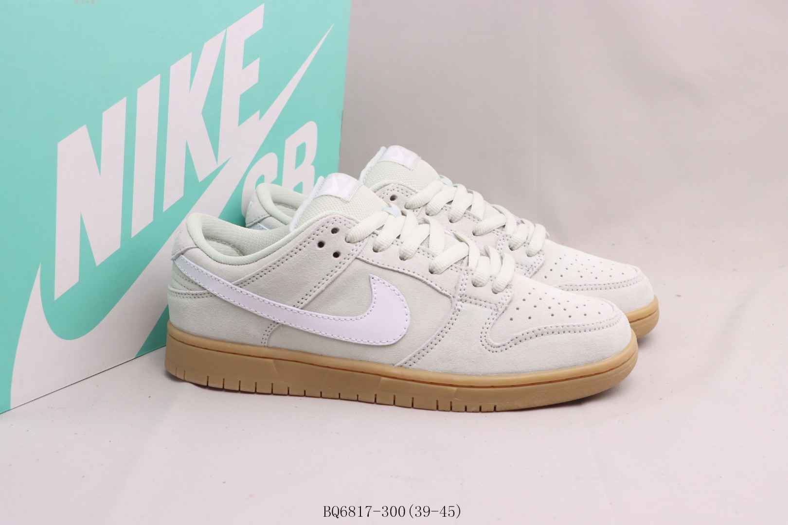 Nike SB Dunk Low Island Green Gum