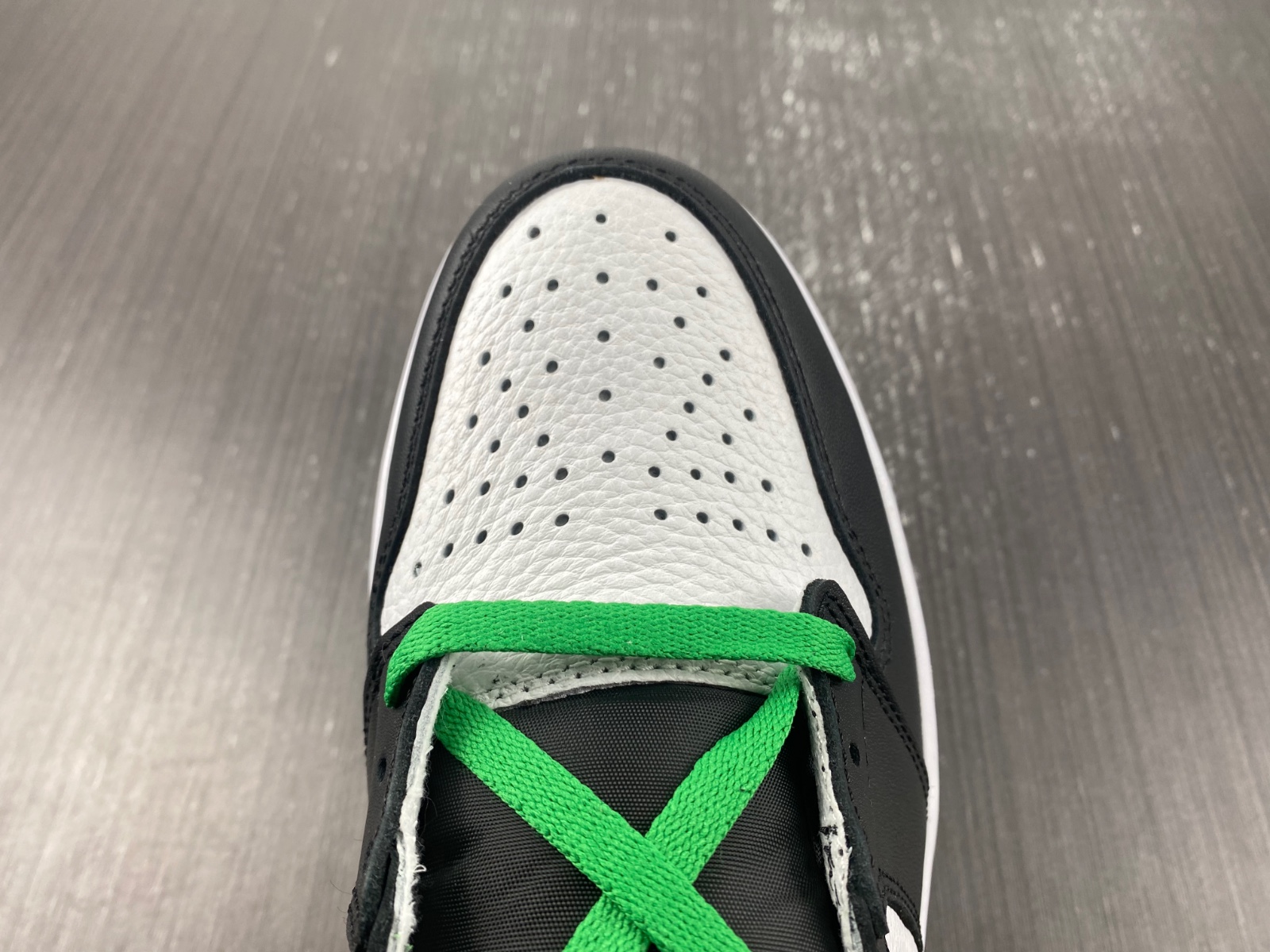 Air Jordan 1 High “Lucky Green”