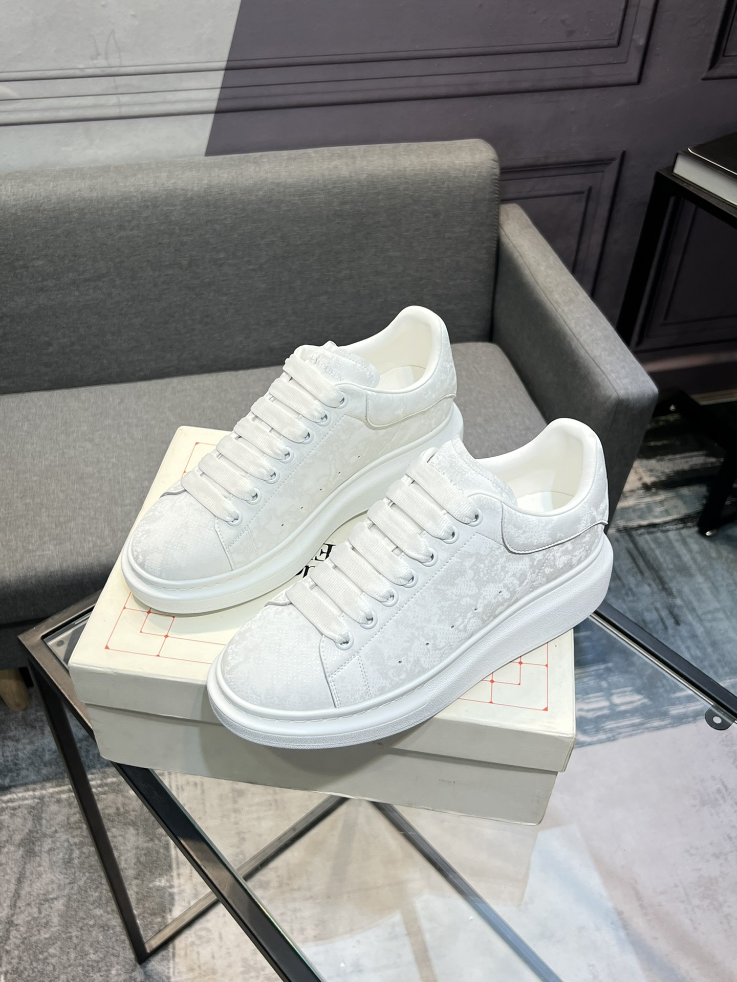 Alexander McQueen classic celebrity hit