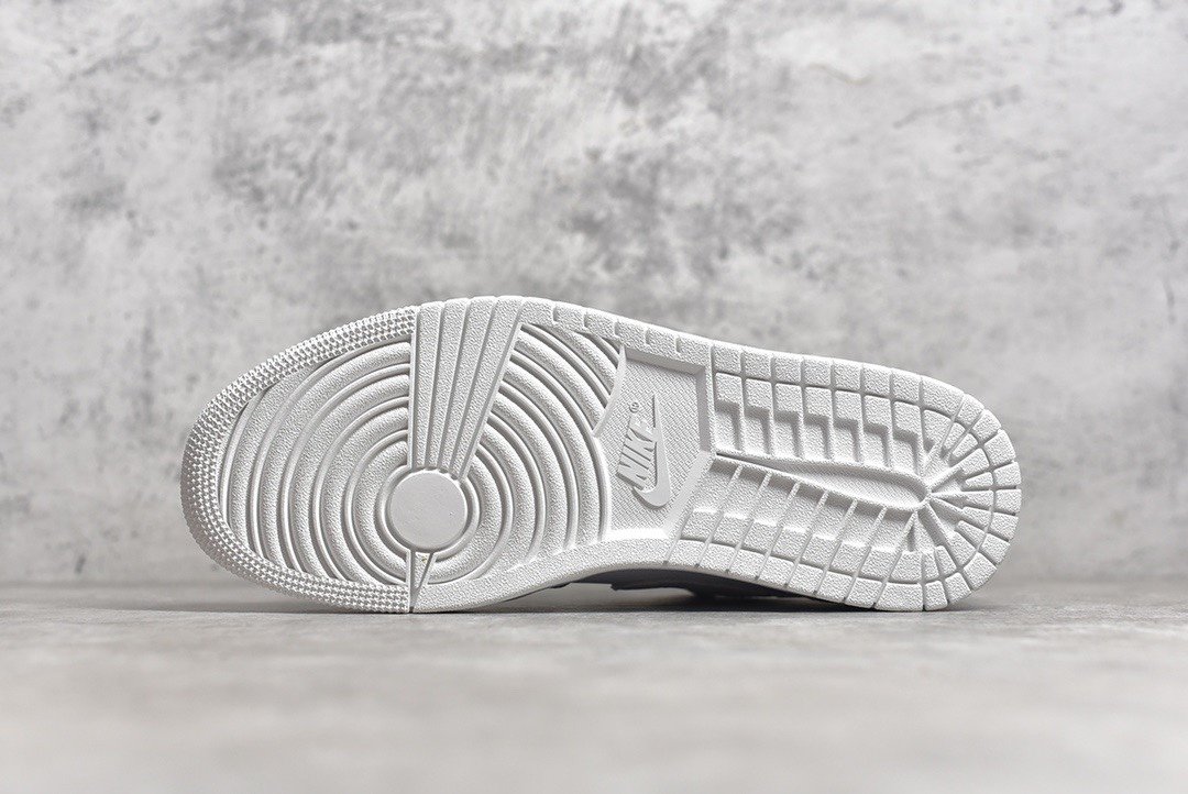 Air Jordan 1 Low “Paris”