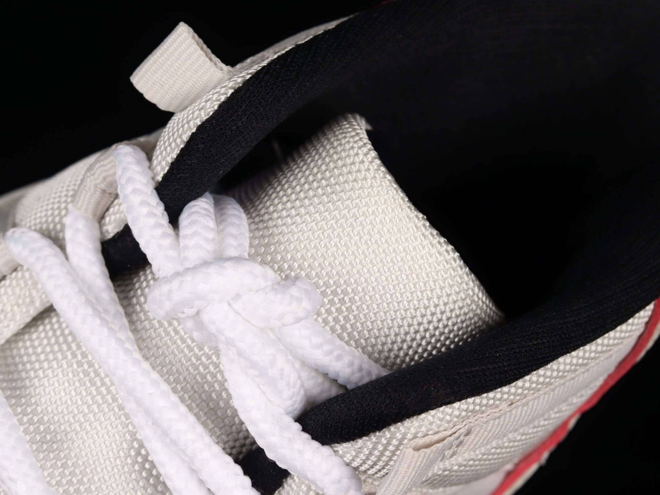 Jordan 11 Retro, Platinum Tint