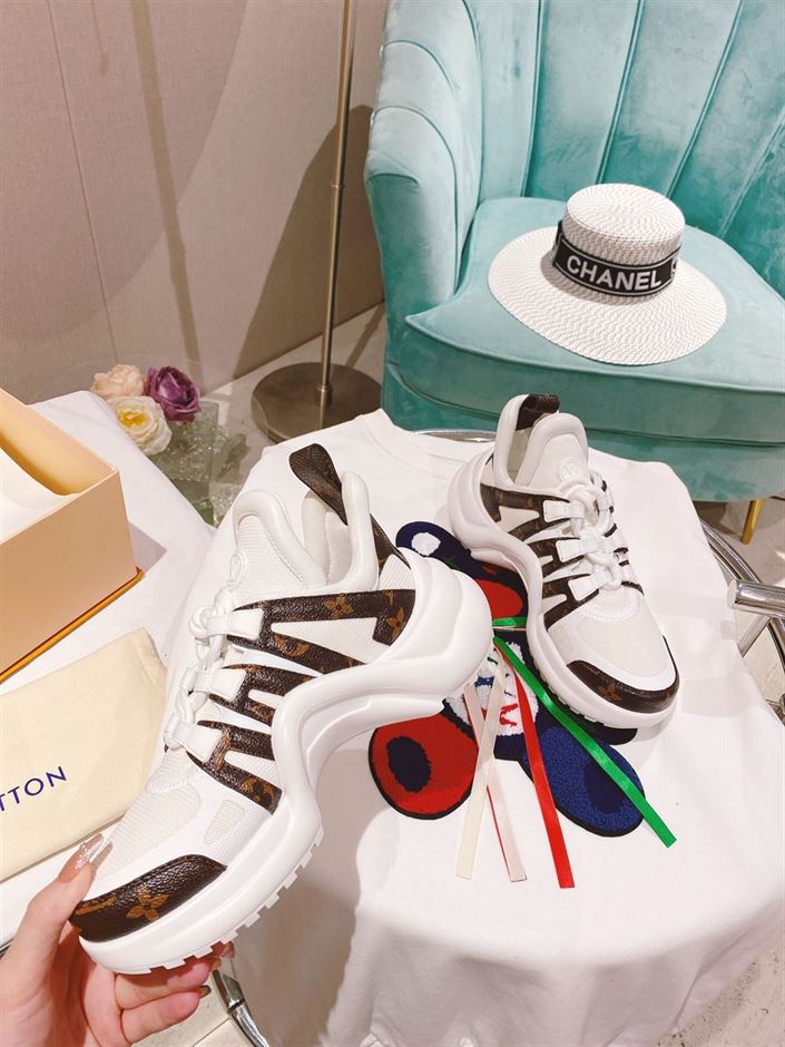 LOUIS VUITTON ARCHLIGHT TRAINERS – LVS106