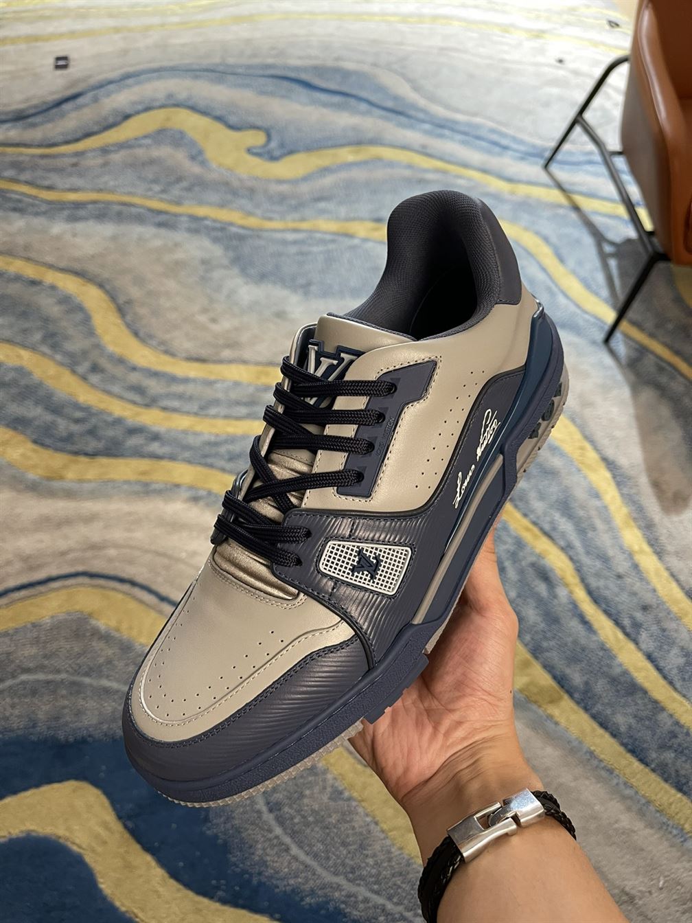 LOUIS VUITTON LV TRAINER SNEAKER – LVS062