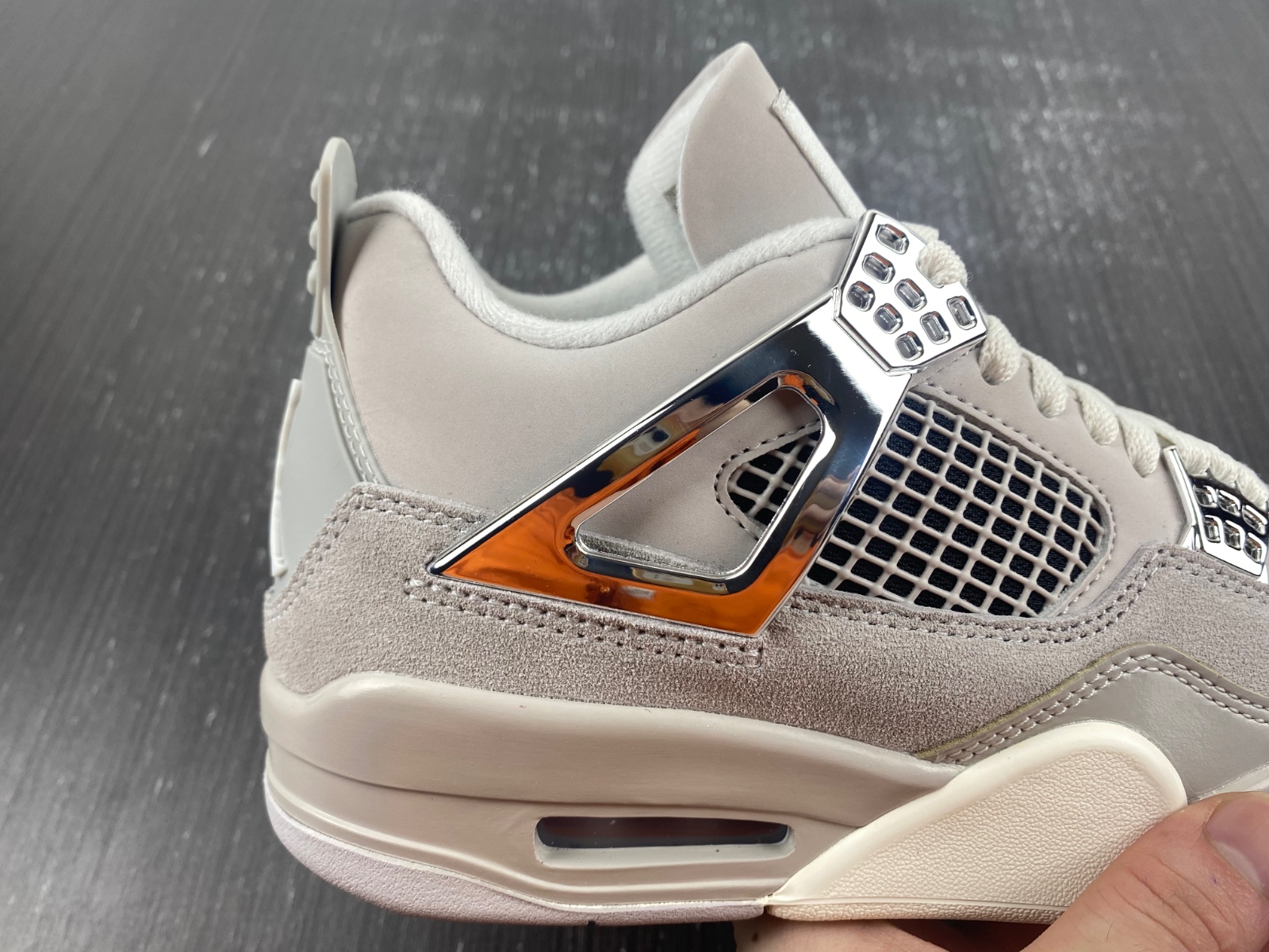 Air Jordan 4 Frozen Moments