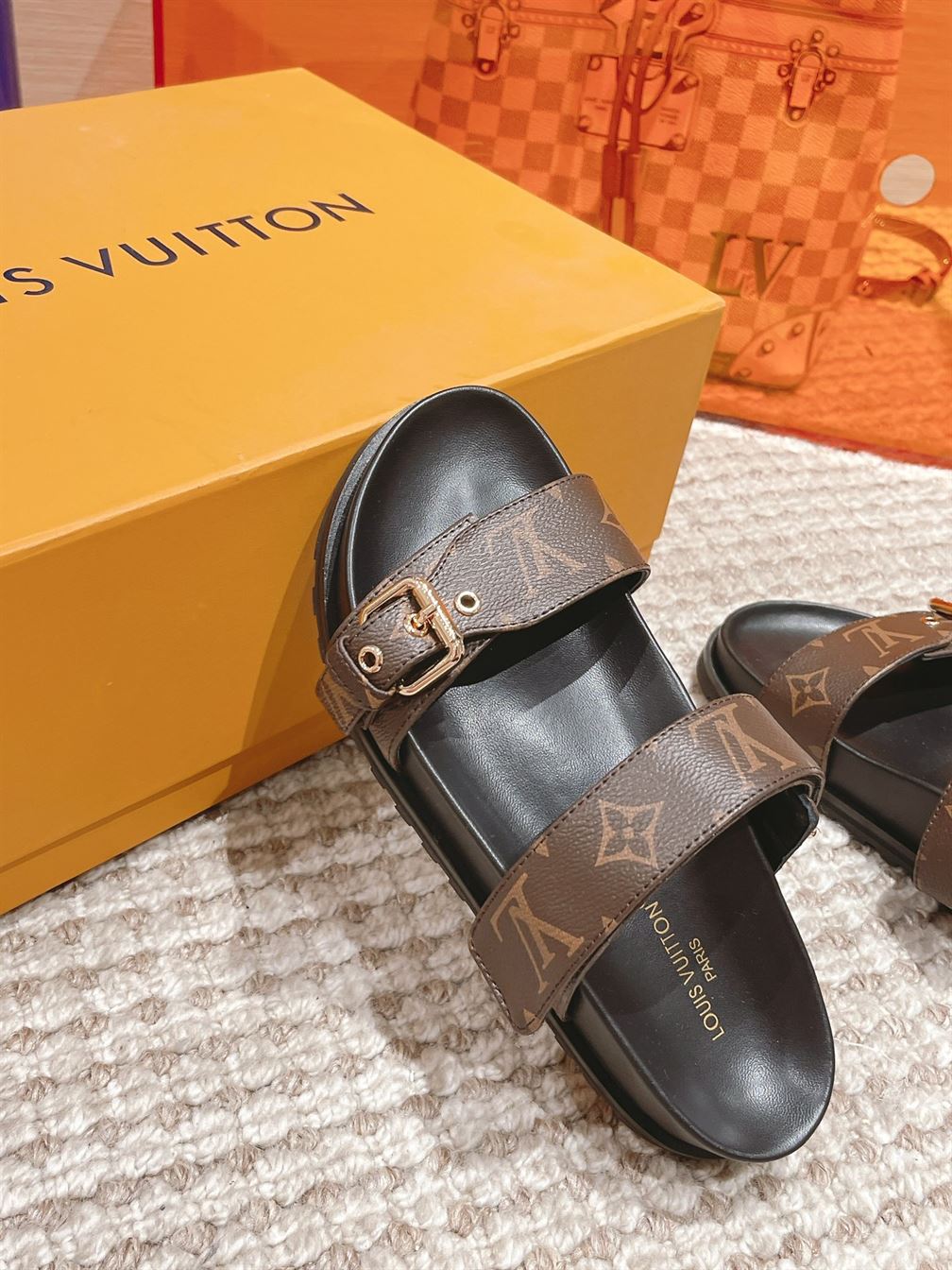 LOUIS VUITTON BOM DIA FLAT COMFORT MULE – LVSD017