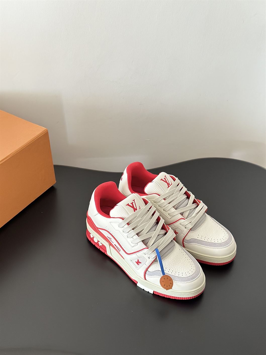 LOUIS VUITTON LV TRAINER SNEAKER – LVS194