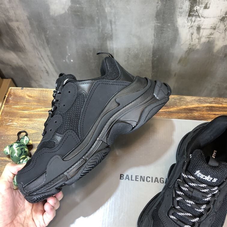 BALENCIAGA TRIPLE S FULL BLACK – BLA011