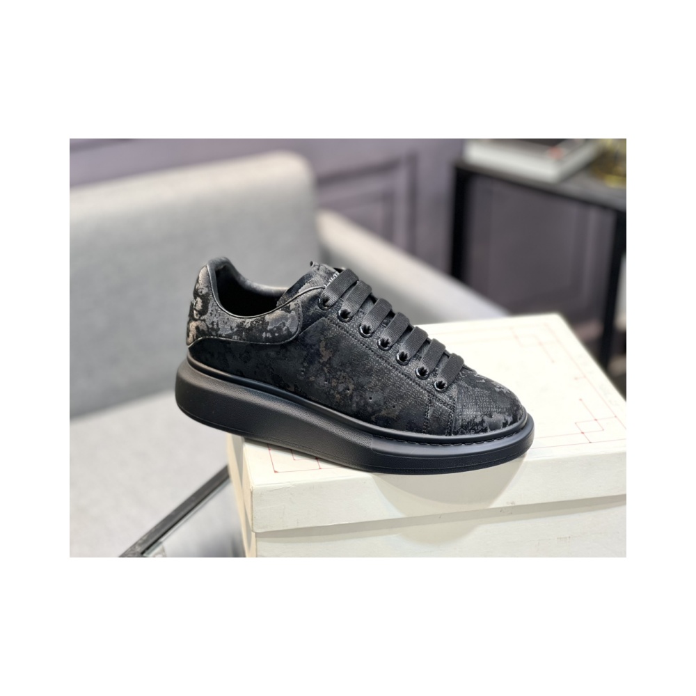 Alexander McQueen classic celebrity hit