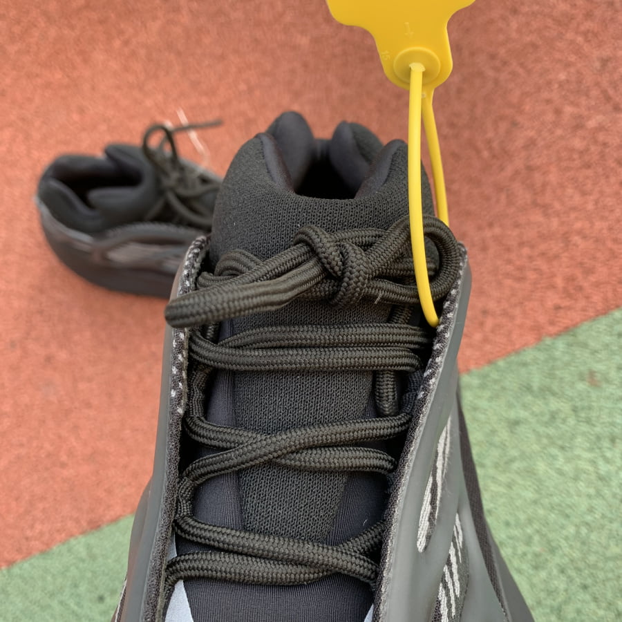 adidas Yeezy 700 V3 Alvah
