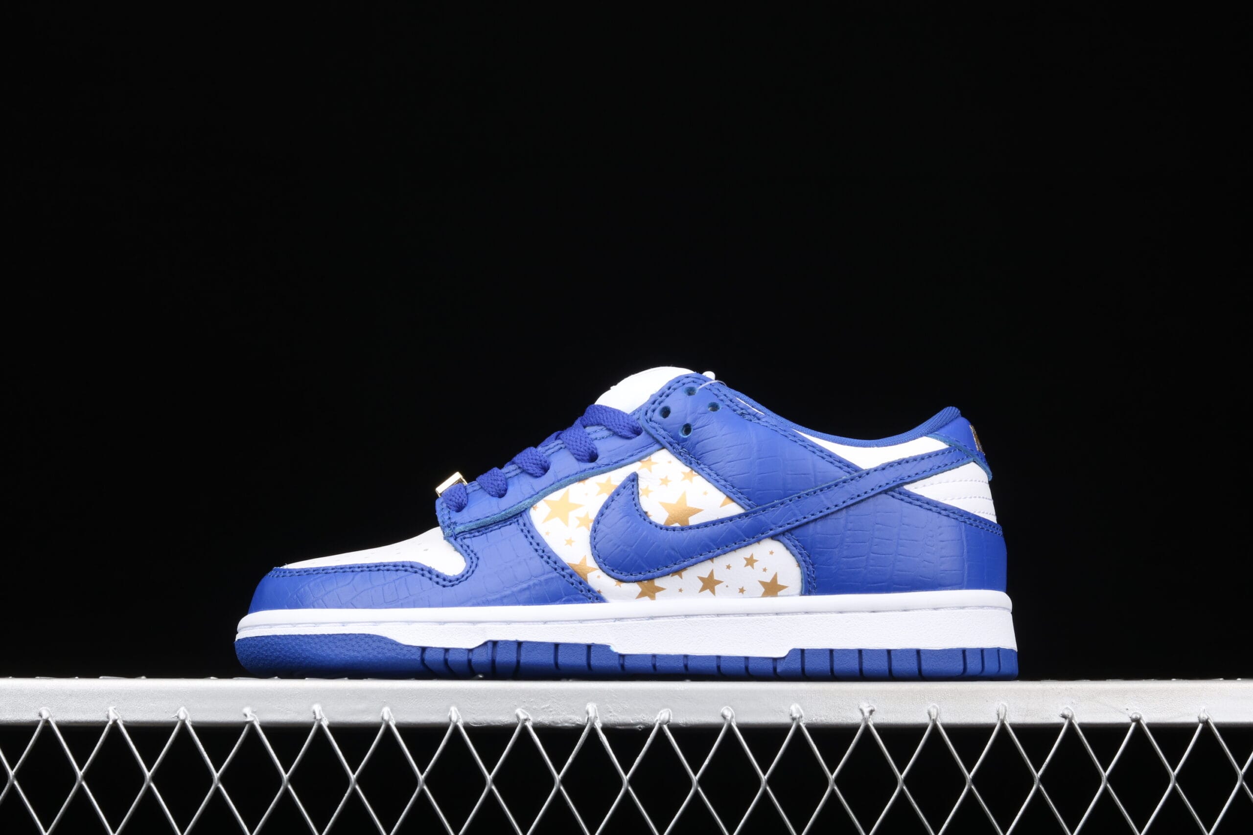 Nike SB Dunk Low, Supreme Stars Hyper Royal