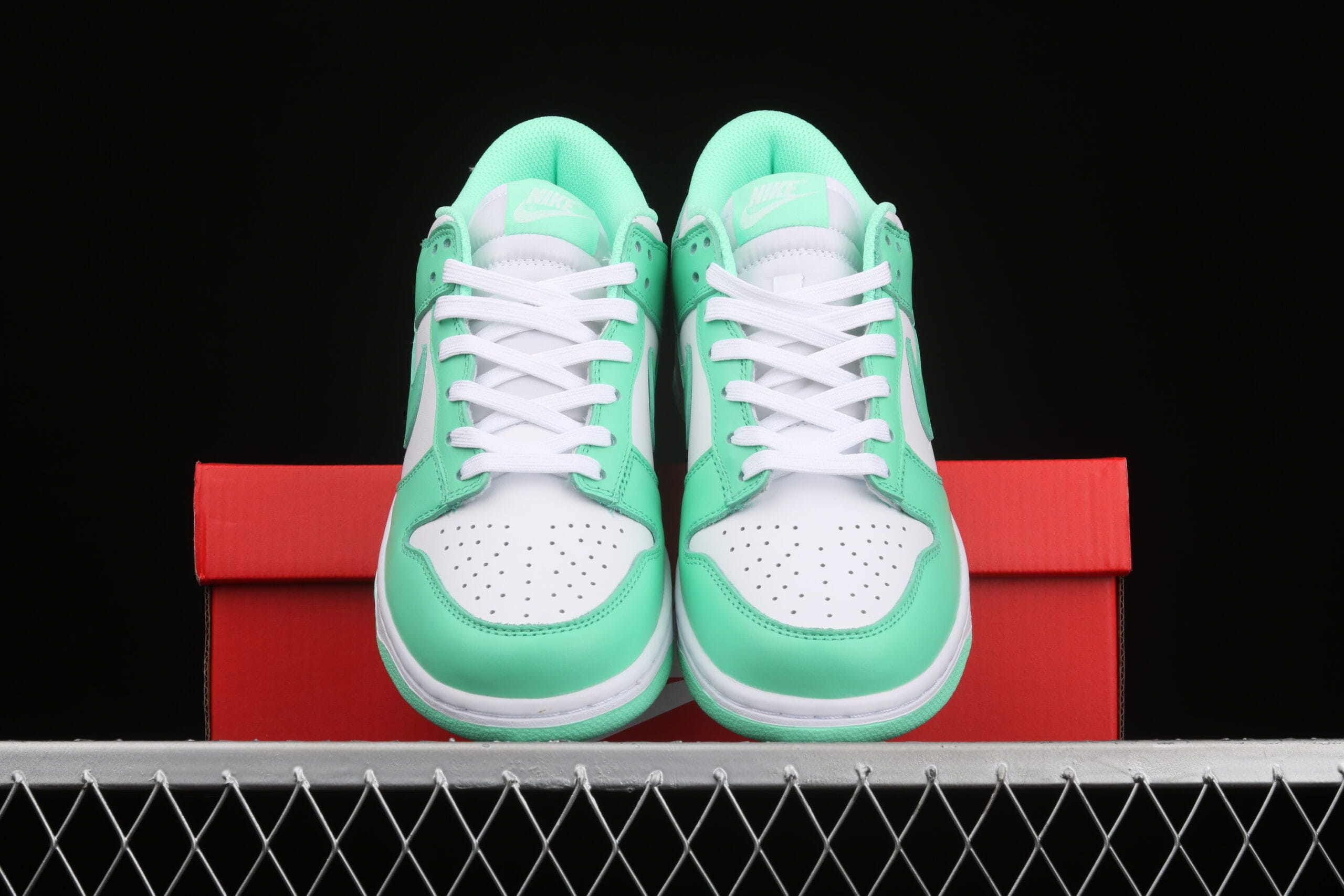 Nike Dunk Low Green Glow