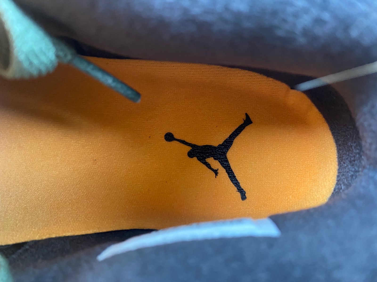 Air Jordan 4 Retro Undefeated