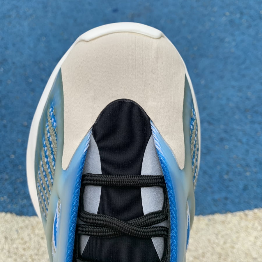 adidas Yeezy 700 V3 Arzareth