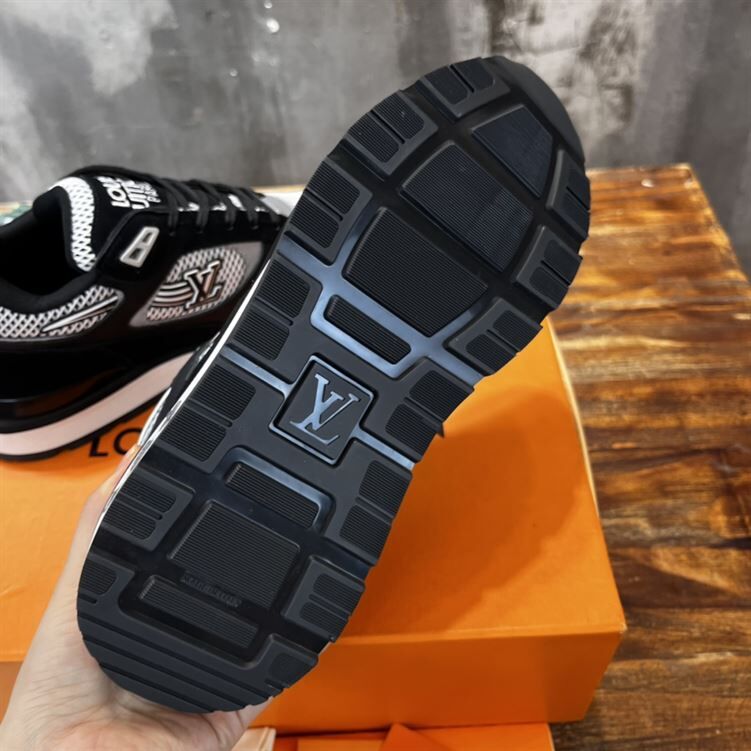 LOUIS VUITTON RUN AWAY SNEAKER – LVS050