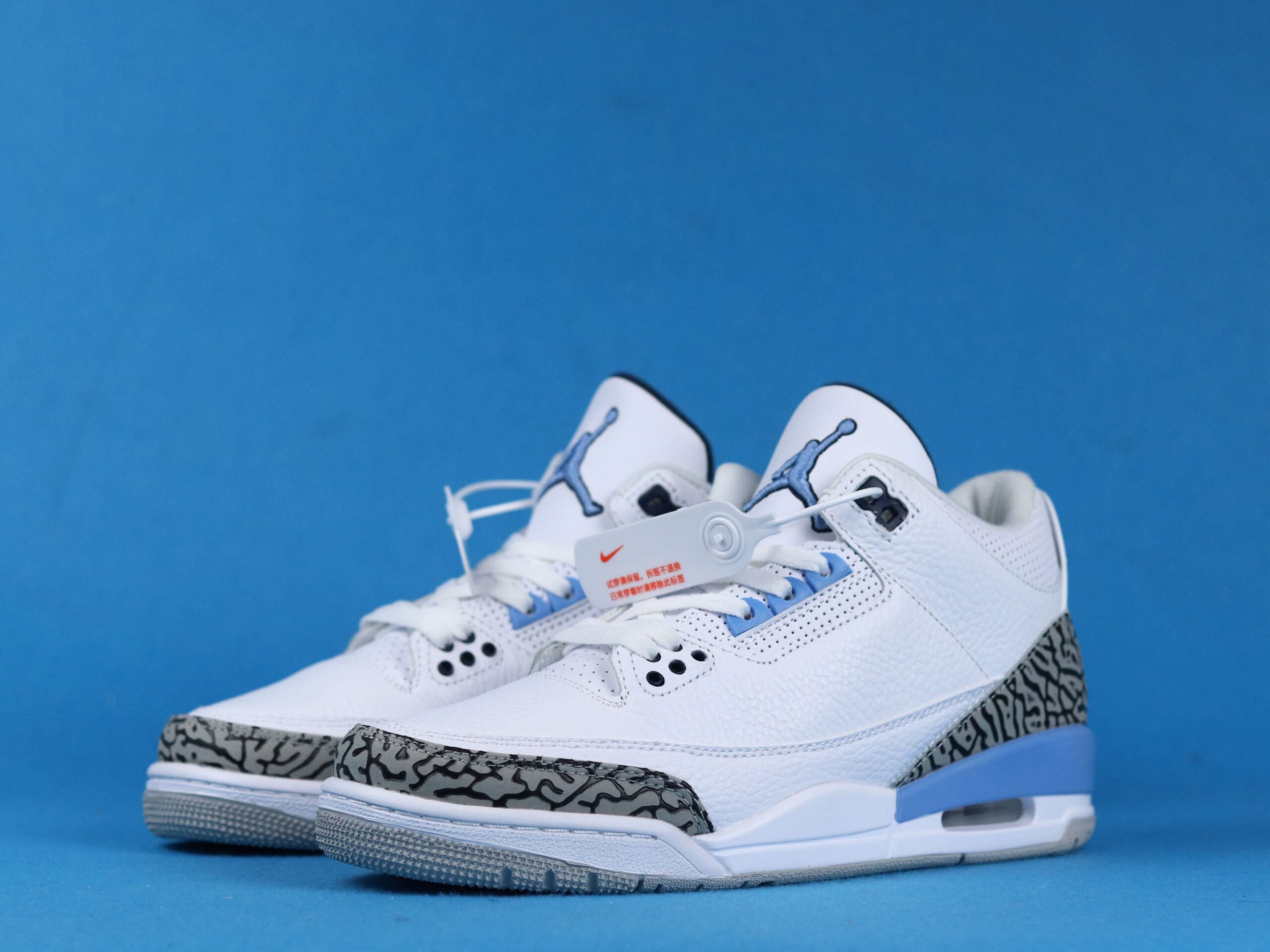 Air Jordan 3 Retro UNC 2020