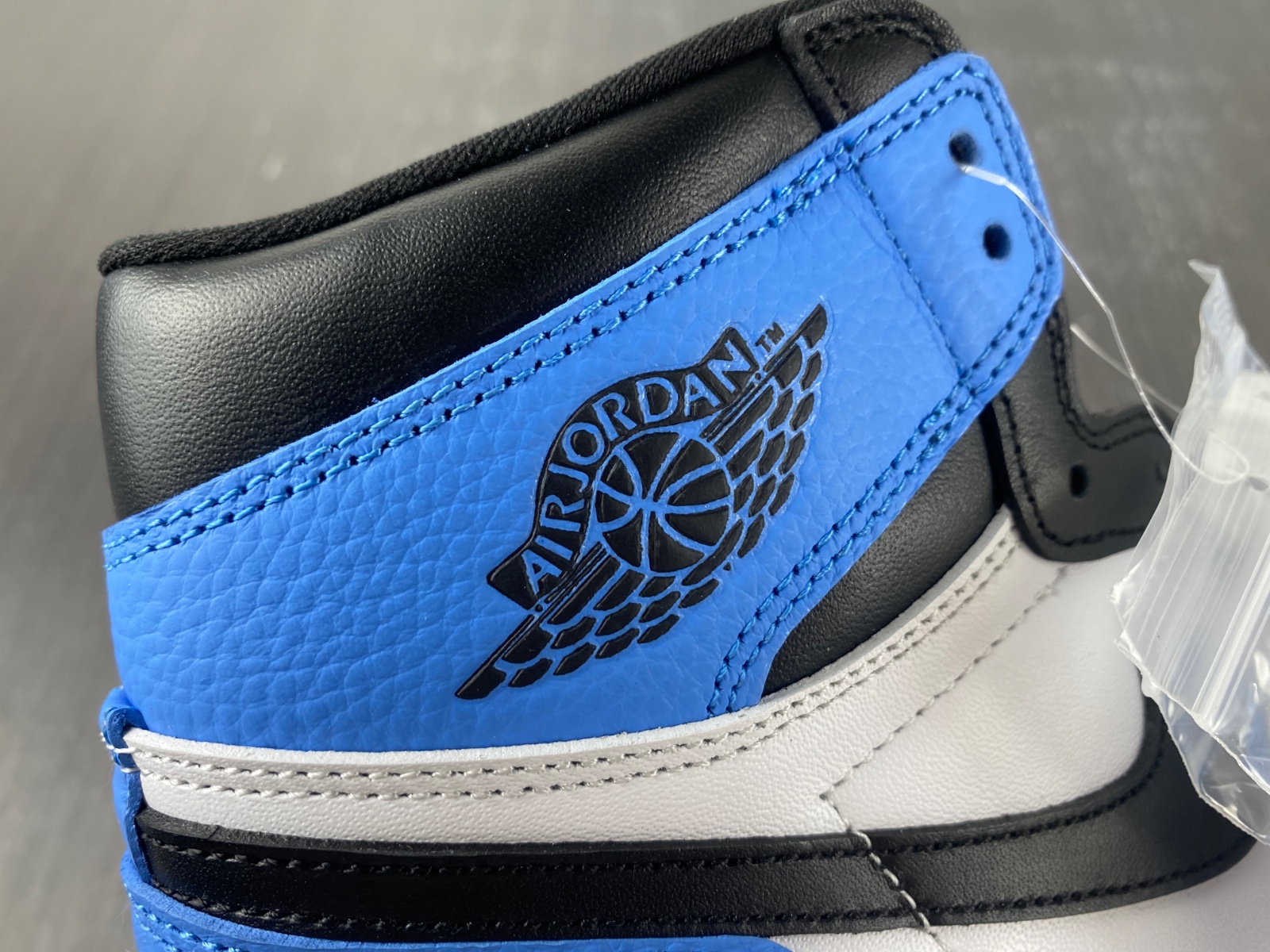 Air Jordan 1 Retro High OG ‘UNC Toe’