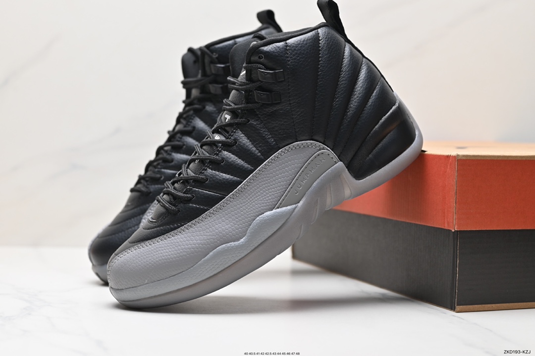 Air Jordan 12 
