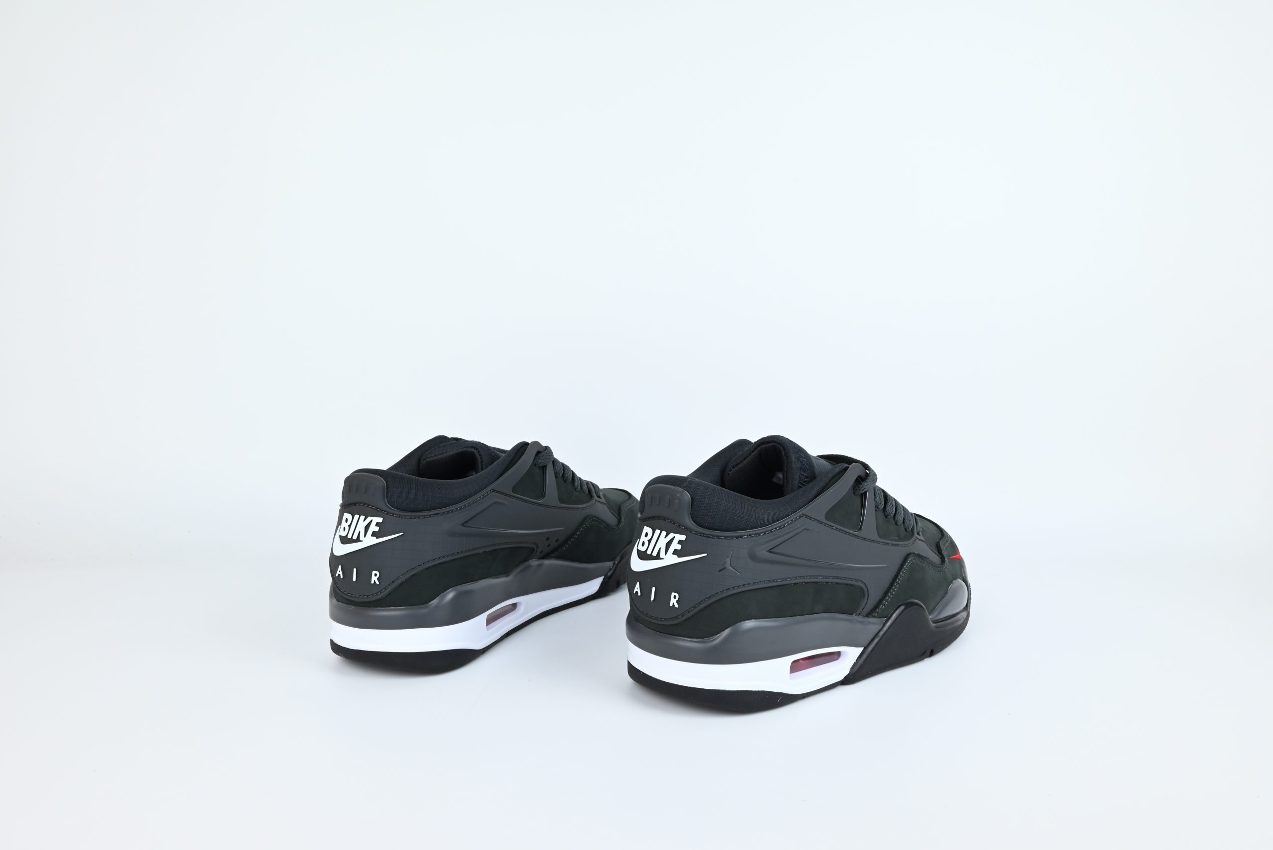 Jordan 4 RM SP Nigel Sylvester Driveway Grey