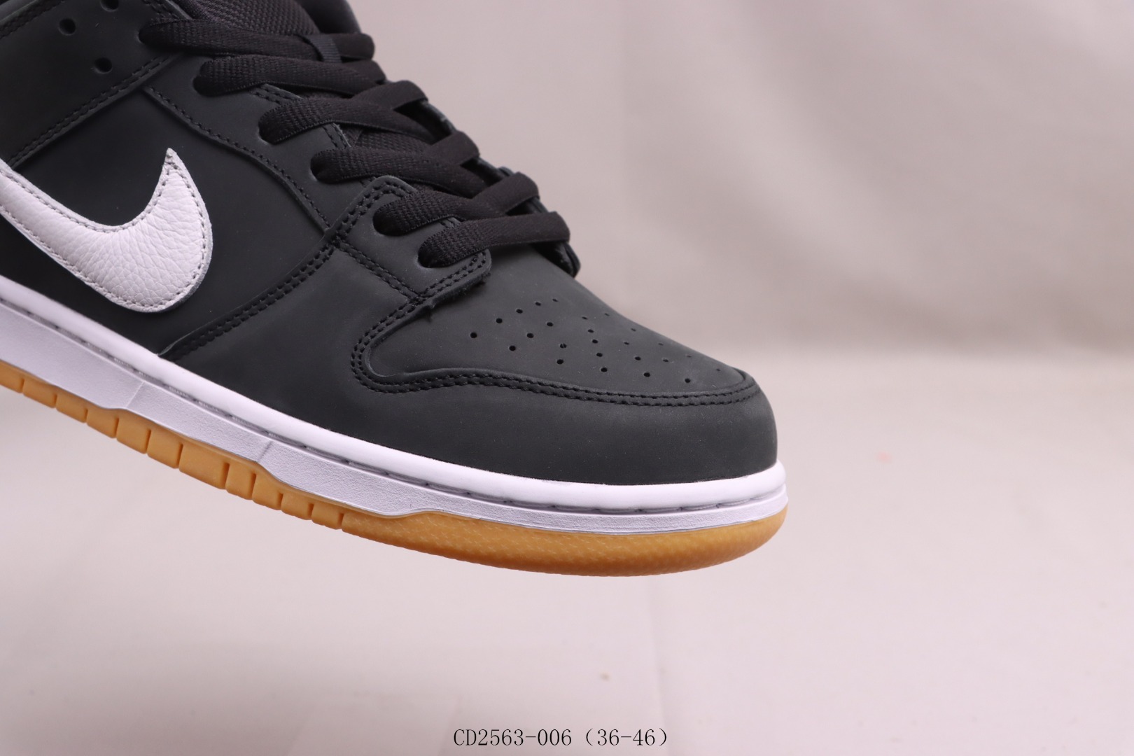 Nike SB Dunk Low Pro Black Gum