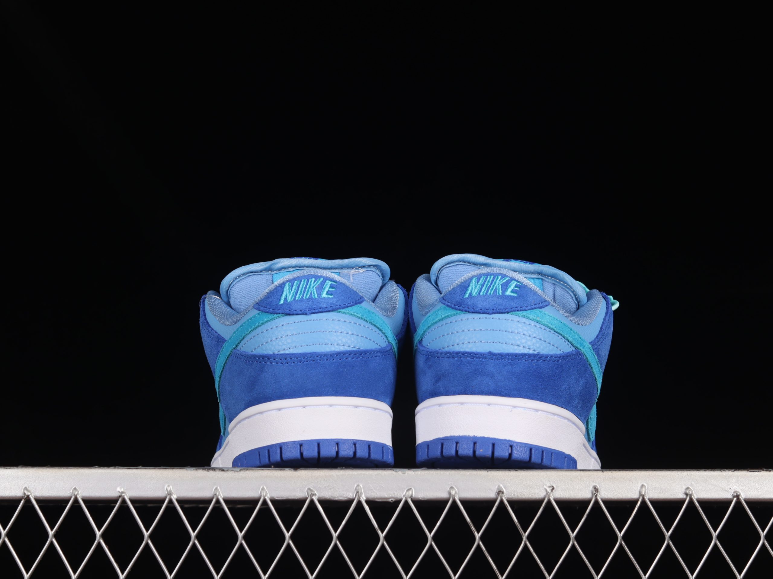 Nike SB Dunk Low Blue Raspberry