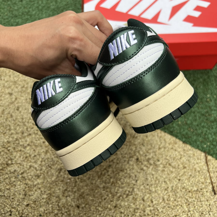 Nike Dunk Low Vintage Green