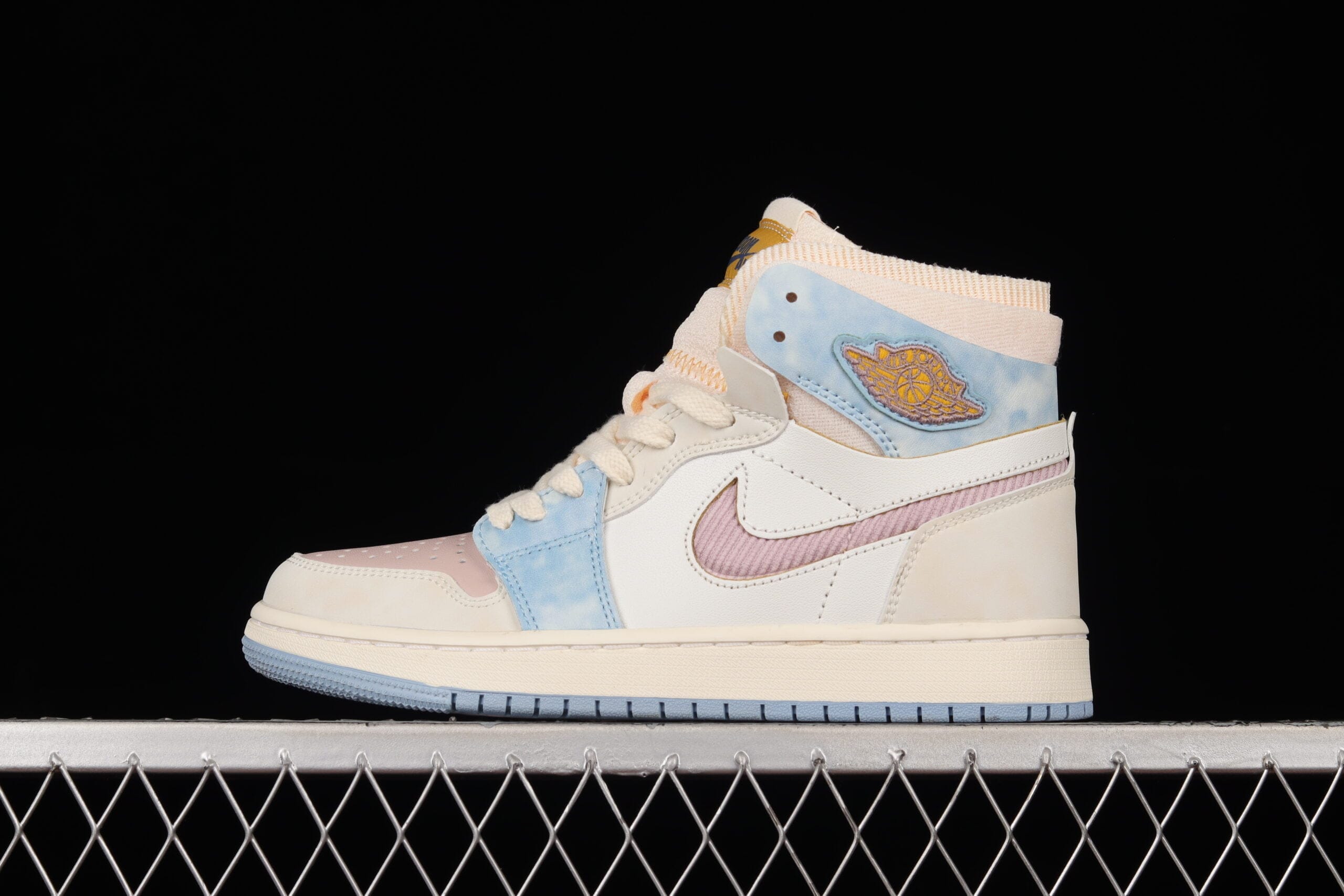 Jordan 1 High Zoom Air CMFT Pink Oxford (W)