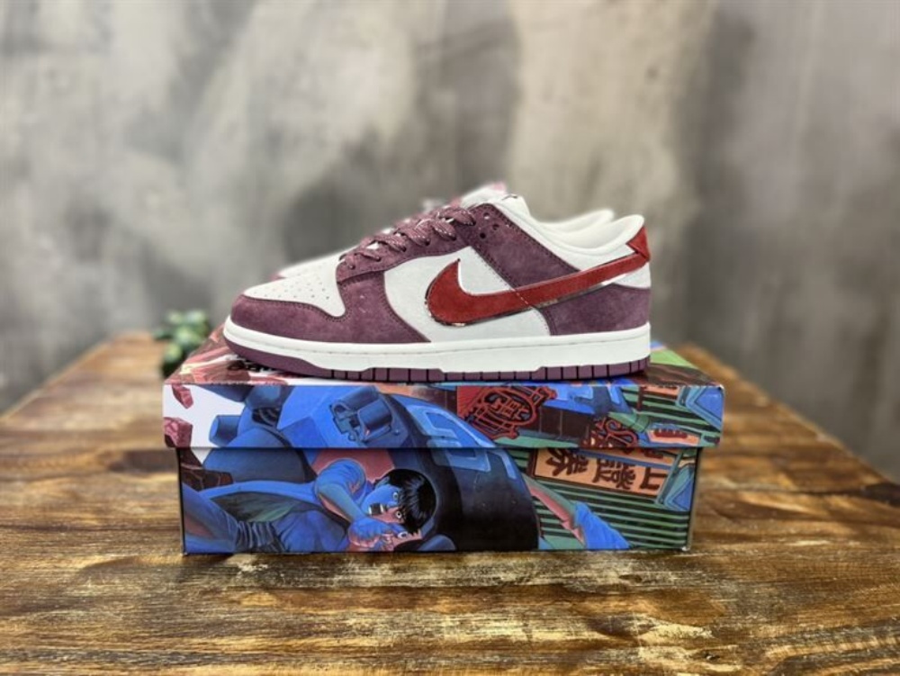 NIKE SB DUNK LOW SNEAKER – NSN007