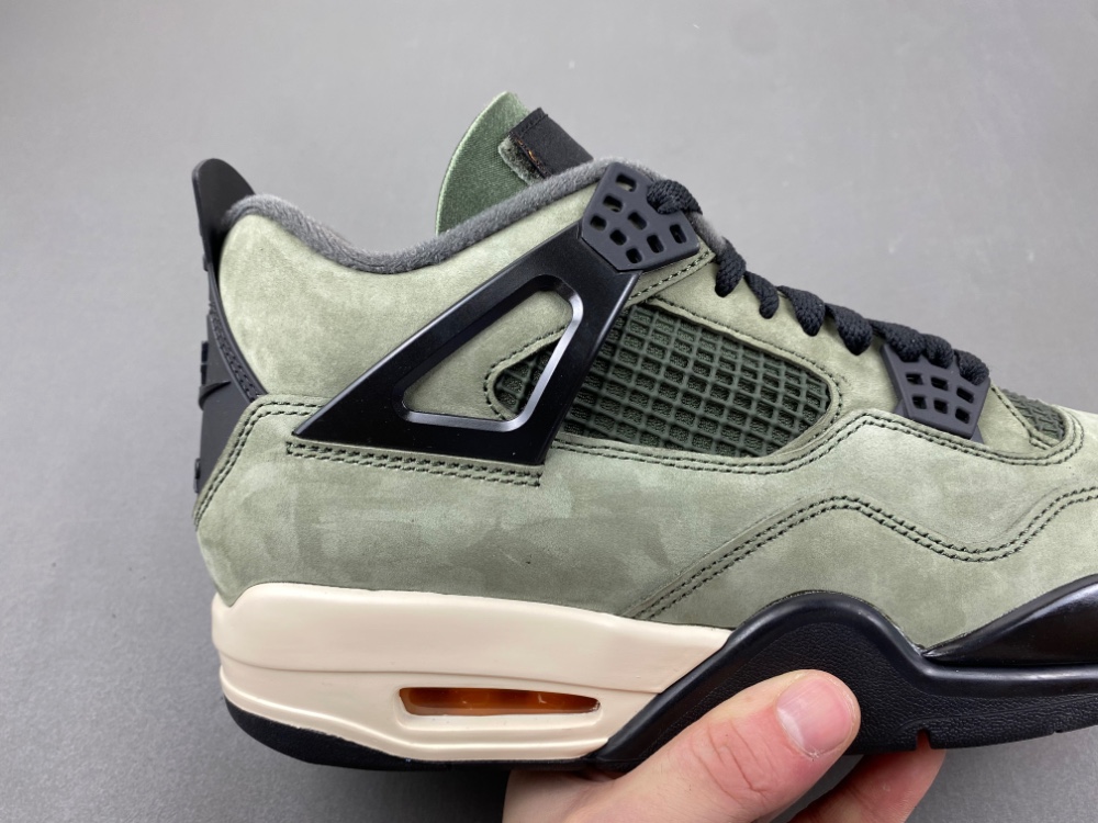 Jordan 4 Retro OG SP Undefeated (2025)