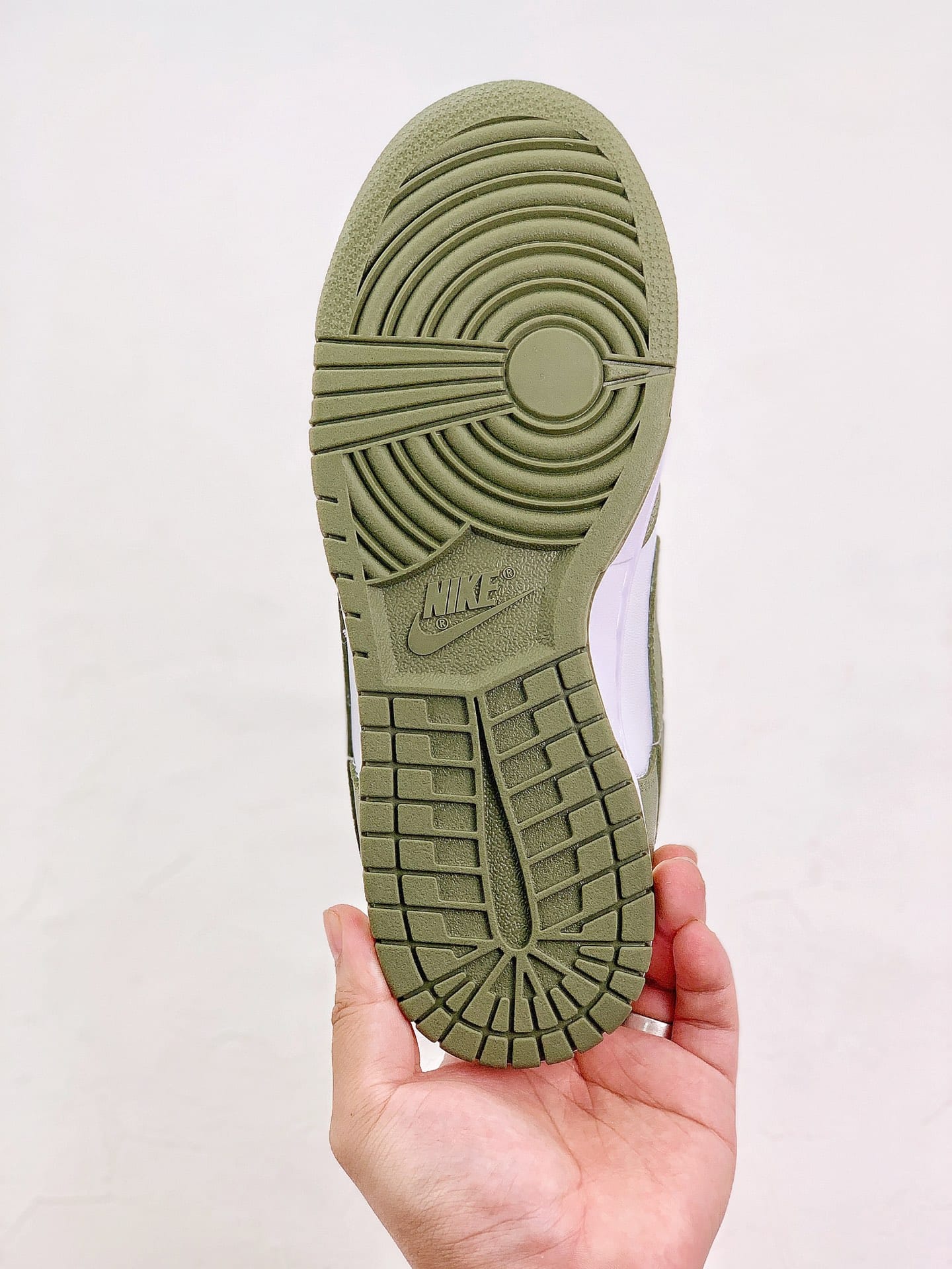 Nike Dunk Low Medium Olive